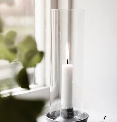 Ljusstake Stengods Med Glas Vit från Ernst i fönsterkarm