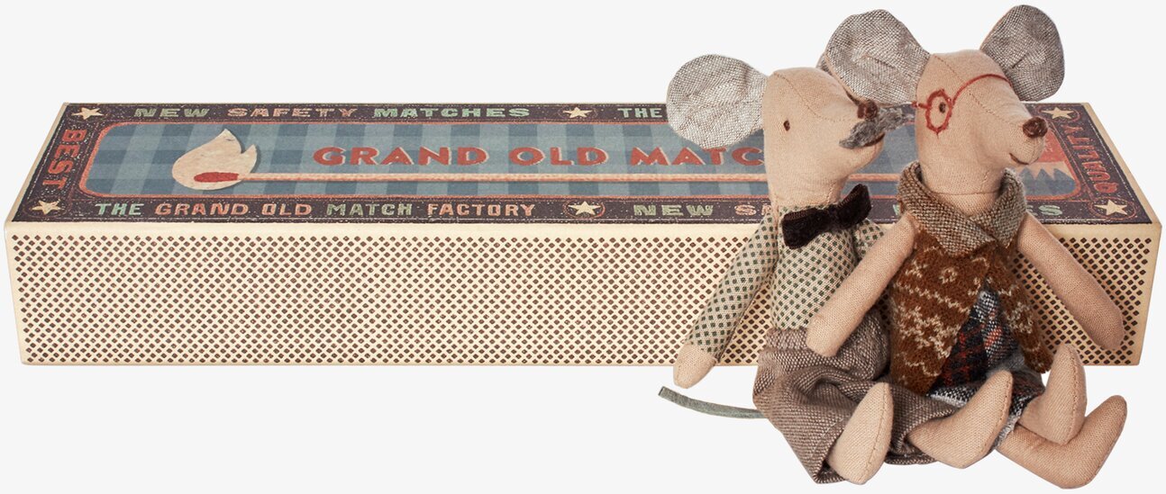 Grandpa & Grandma In Matchbox från Maileg, nostalgiska möss