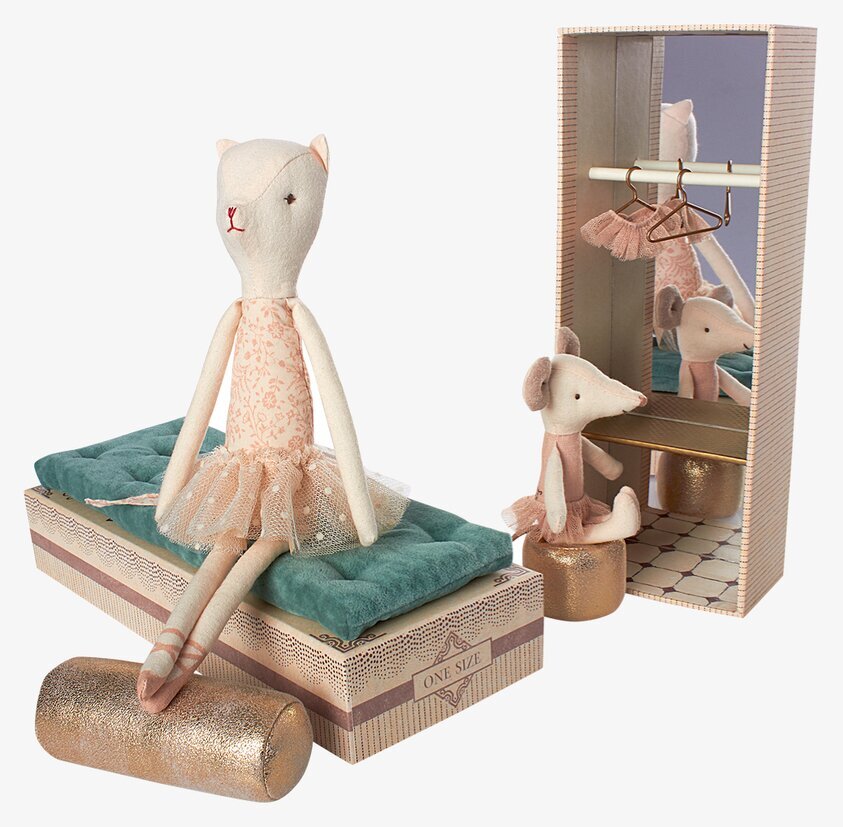 Dancing Cat & Mouse In Shoebox från Maileg med tillbehör