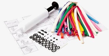 Ballonghattar från Worldwide co med ballonger, pump och dekaler