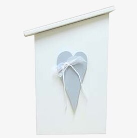 Foto av elegant nyckelskåp med hjärtmotiv i vitt och grått