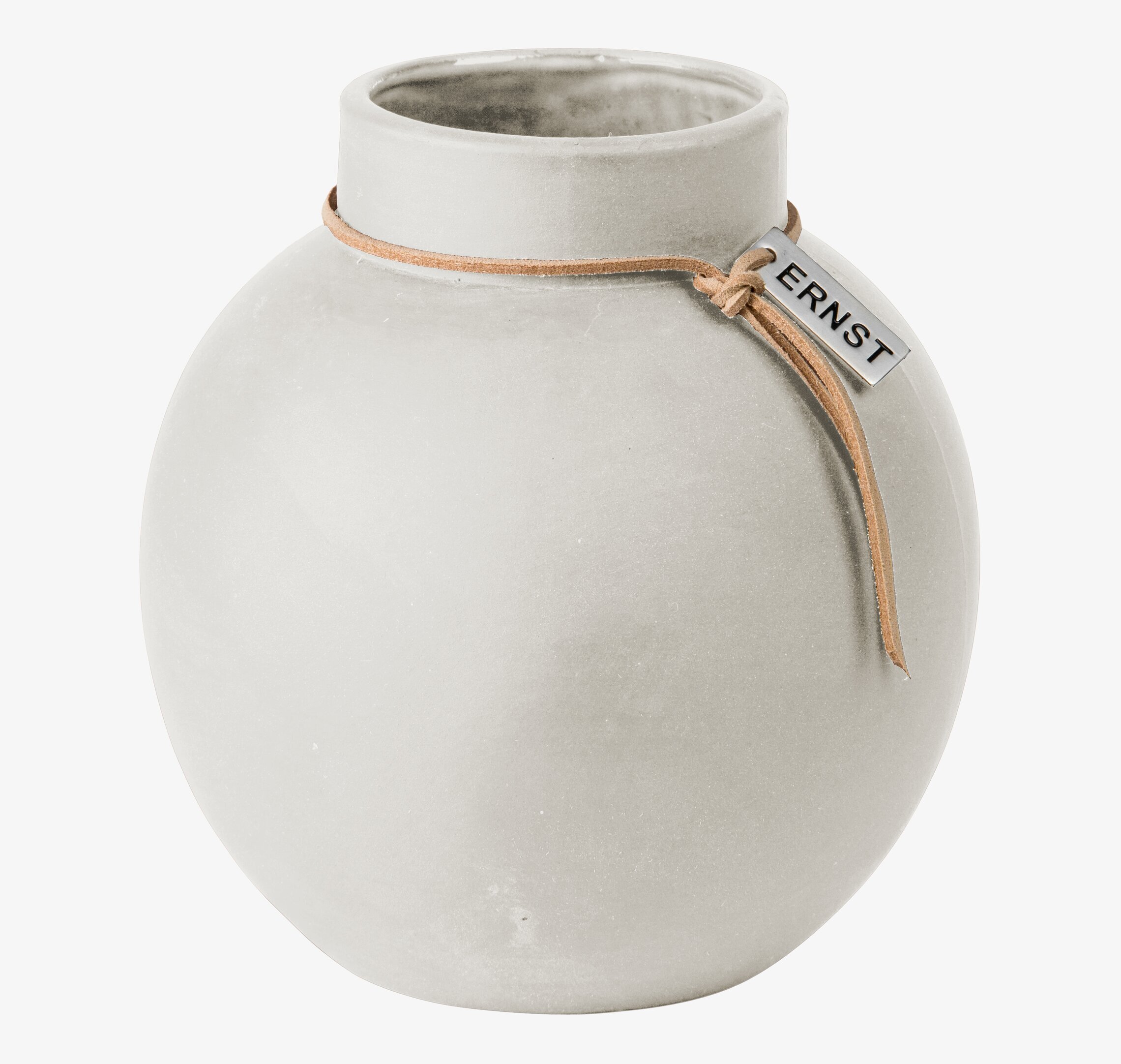 Vas Stengods Vit från Ernst med slank form och läderdetalj