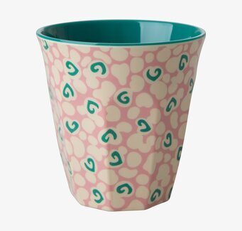 Bild av färgglad mugg med livfullt och unikt mönster