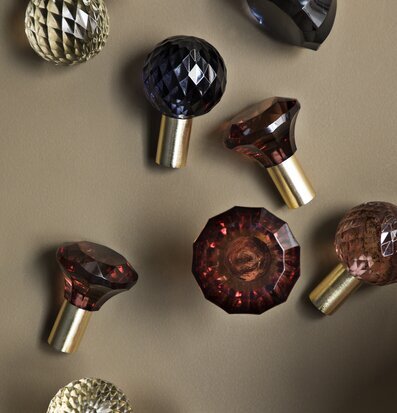 Glasknopp Rost S från Cozy Living mot beige bakgrund