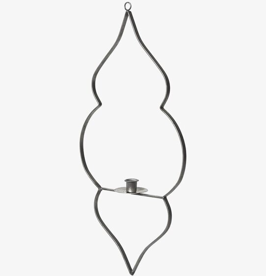 I Am Wave Ljusstake från I AM Interior på en ljus vägg