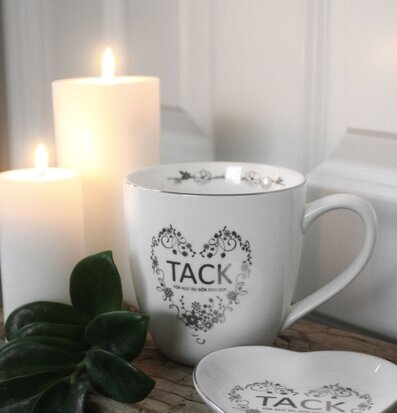 Mugg Tack - Majas Cottage med blommönster och text 'TACK'
