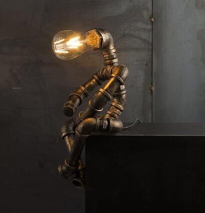 Lampa Steel Punk Bolt från Multi Agentur, metallfigur-lampa