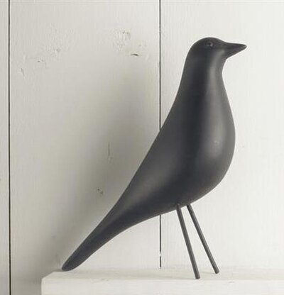 Fågel Svart Medium från Multi Agentur mot vit träpanel