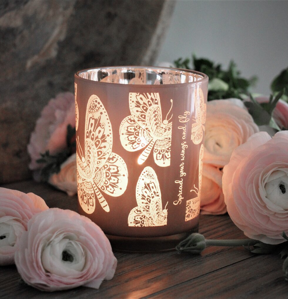 Ljuslykta Butterflies Rosa från Majas Cottage med fjärilar