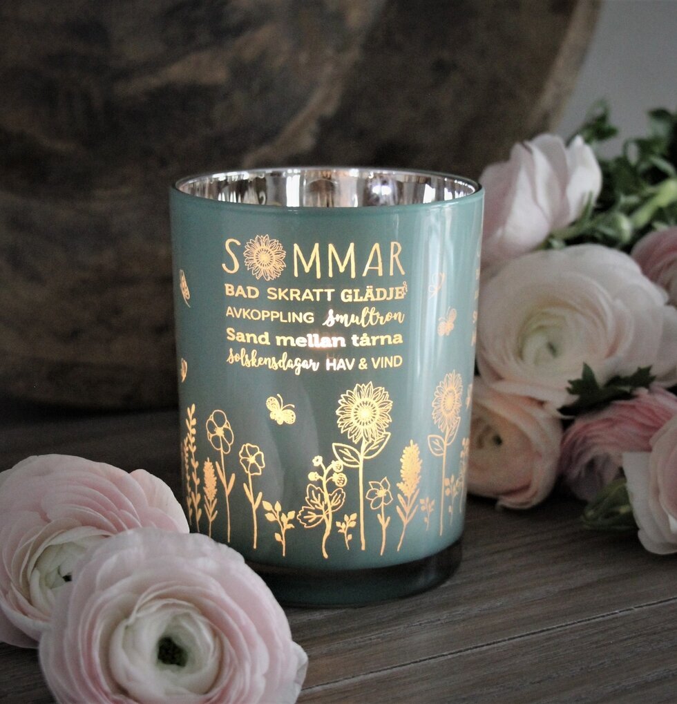Ljuslykta - Sommar Aqua från Majas Cottage med blommotiv
