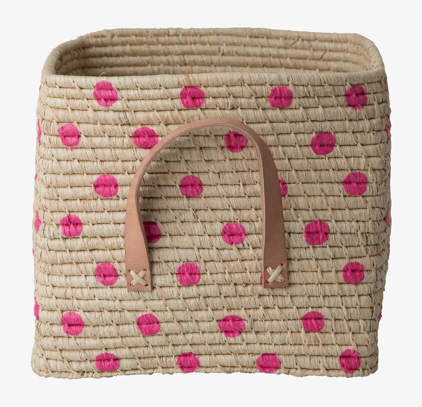 Raffiakorg Fuchsia Dots från Rice med handmålade prickar