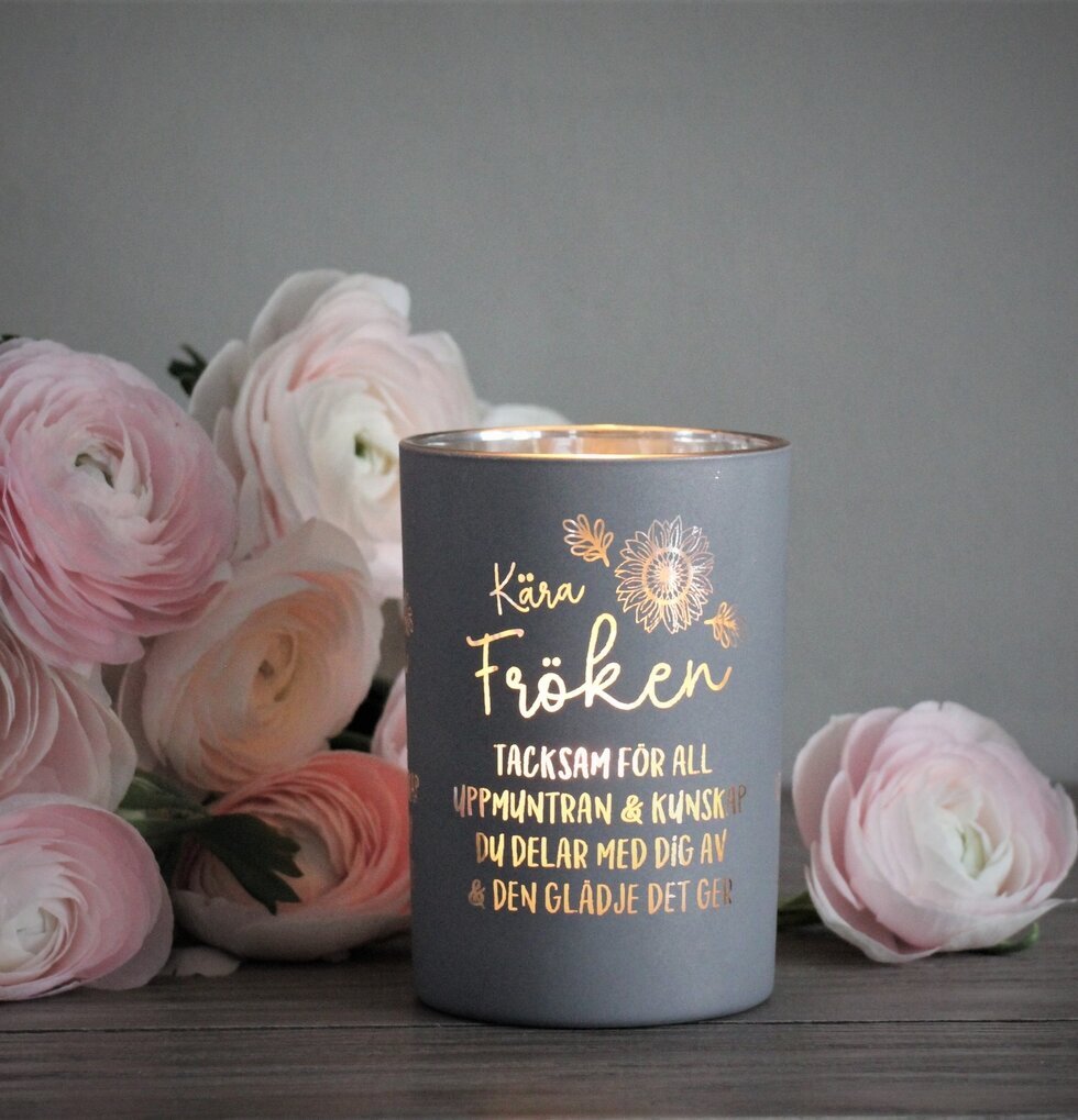 Ljuslykta - Fröken Grå från Majas Cottage med rosor