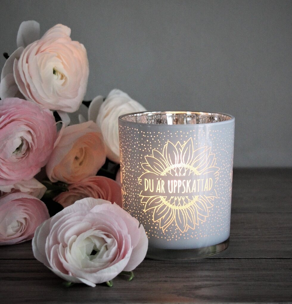 Ljuslykta - Uppskattad Vit från Majas Cottage med blommor