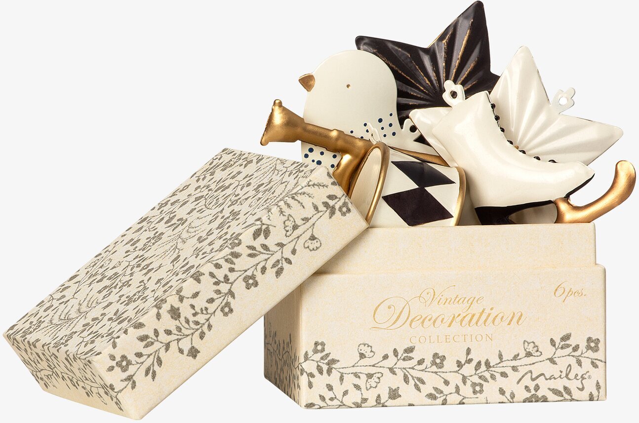 Box Julpynt Guld/Antracite från Maileg med juldekorationer