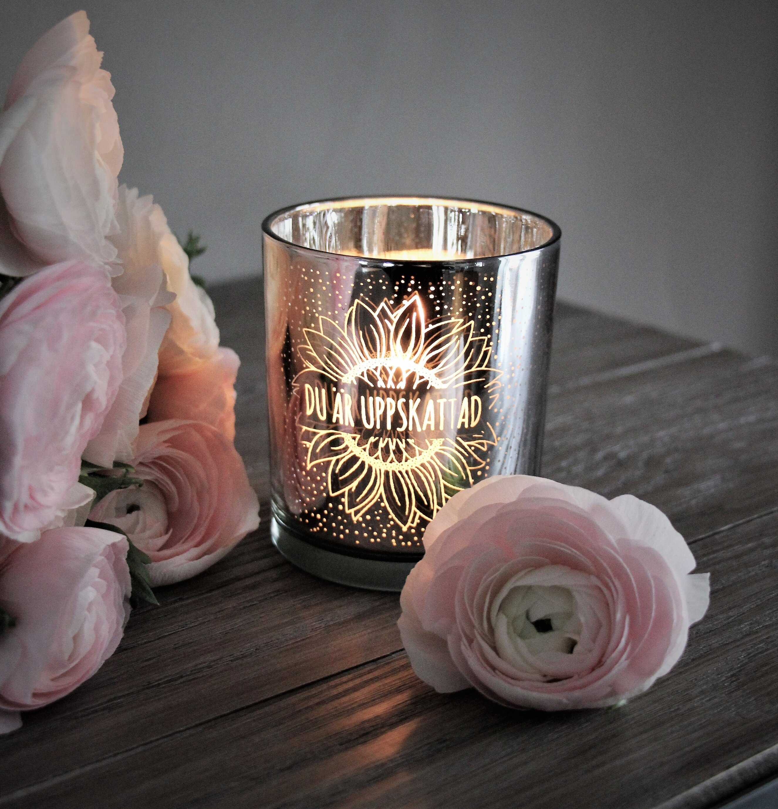 Ljuslykta - Uppskattad Silver från Majas Cottage på träbord