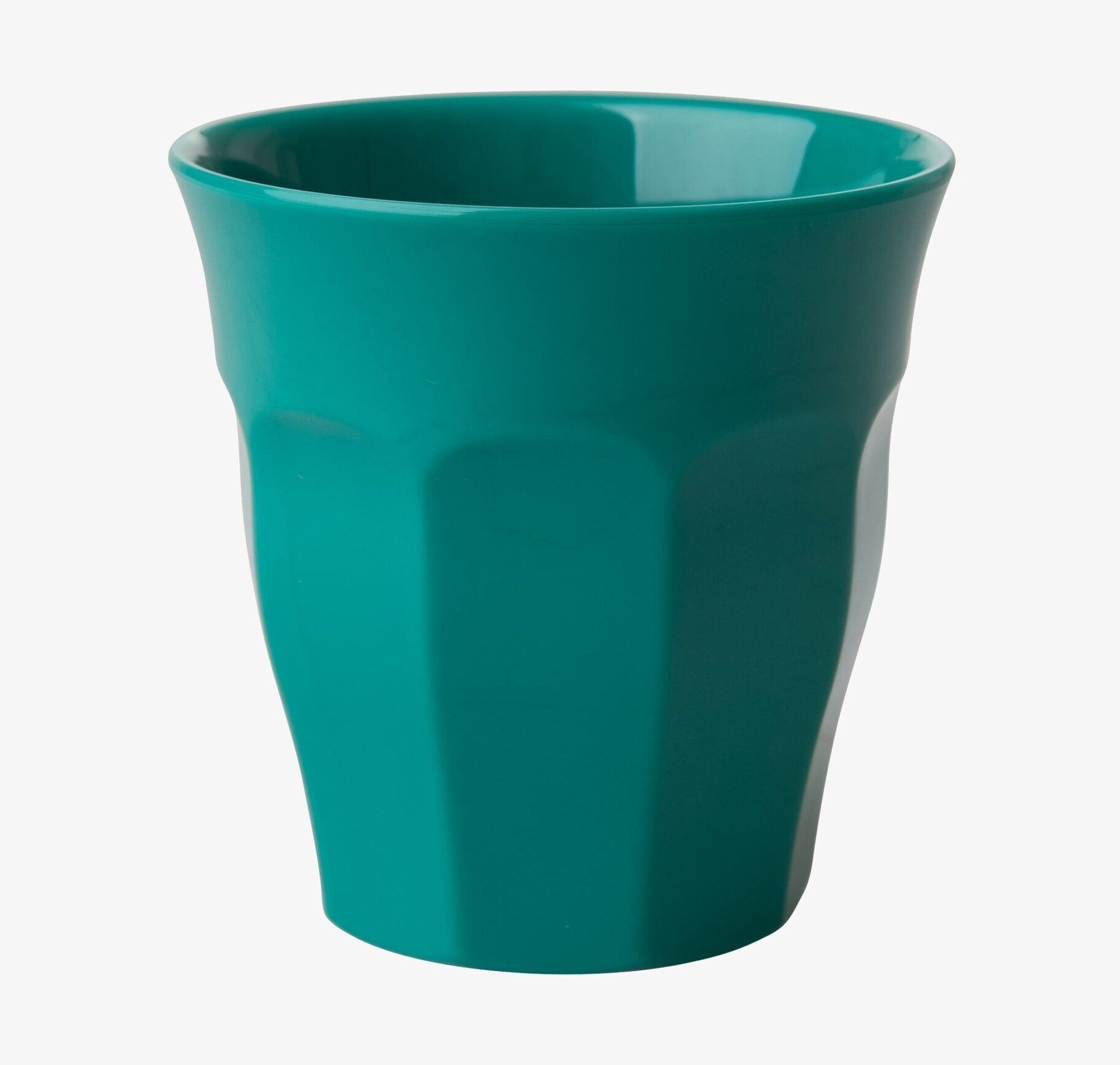 Bild av stilren mugg i djupgrön färg och enkel design