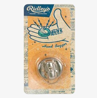 Förpackning av Fem klassiska skämt från Ridley's House of Novelties