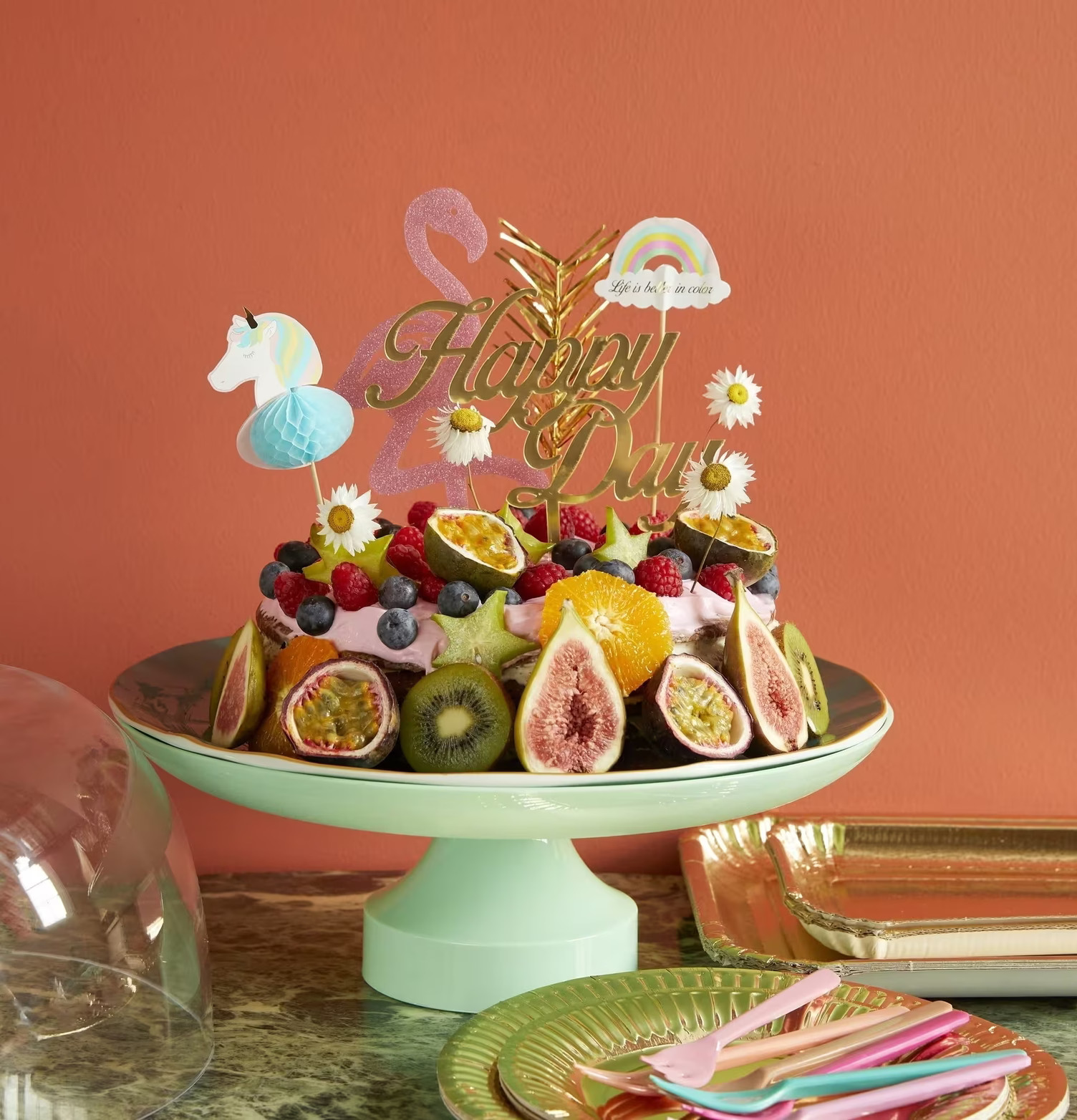 Tårtdekoration - Happy Day från Rice på tårta med frukt