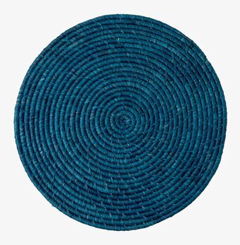 Bordstablett Mörkblå från Rice i flätad, spiralformad design