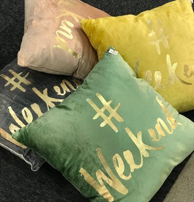 Kudde Sammet #Weekend från By Mrs P i fyra färger