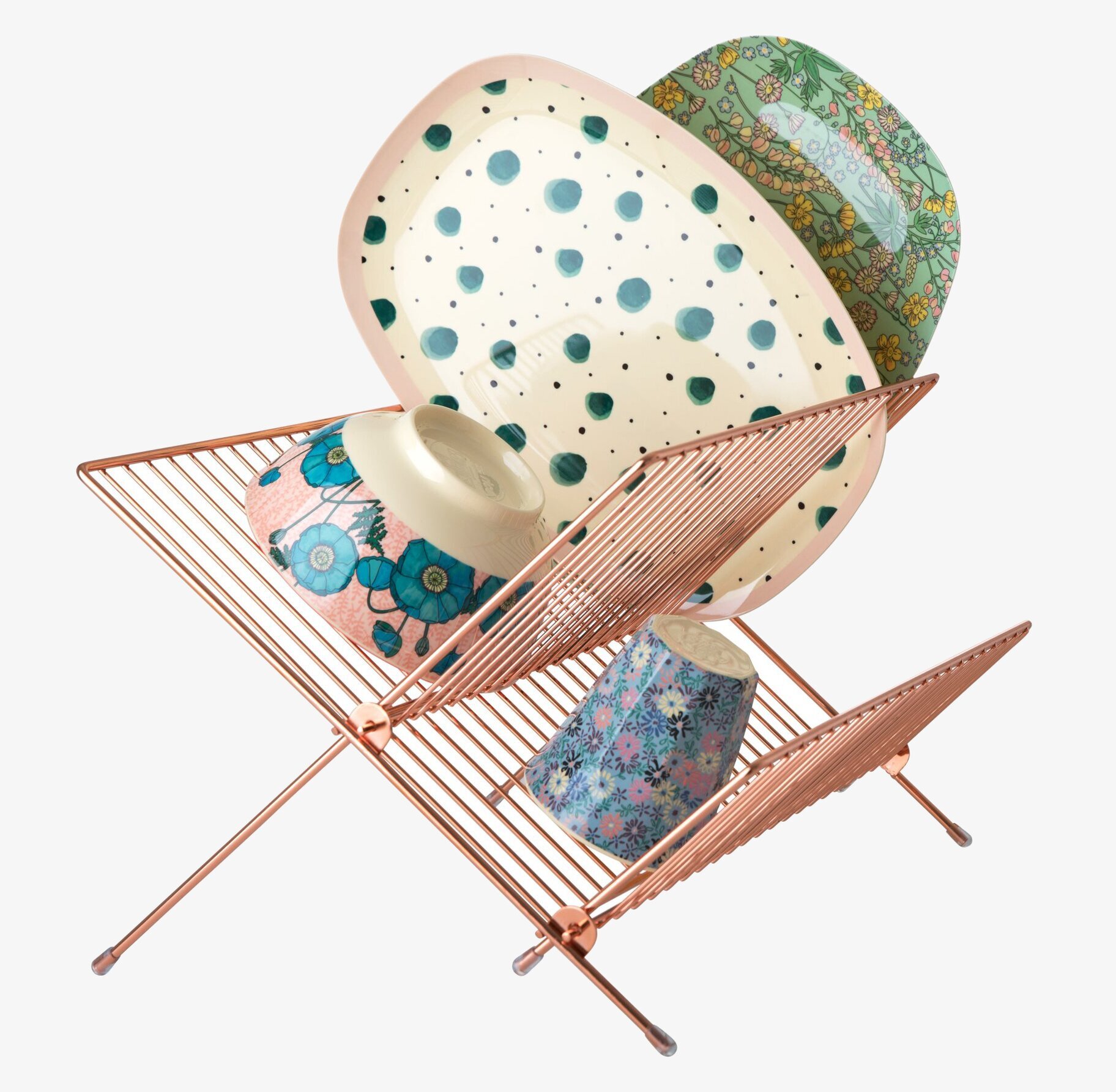 Diskställ Roséguld från Rice med färgglada tallrikar och skålar