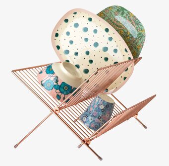 Diskställ Roséguld från Rice med färgglada tallrikar och skålar