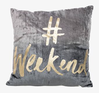 Kudde Sammet #Weekend från By Mrs P mot vit bakgrund
