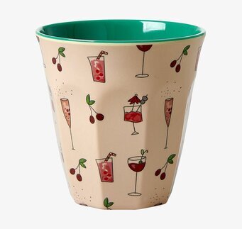 Bild av livlig mugg med cocktailmotiv och färgglada detaljer