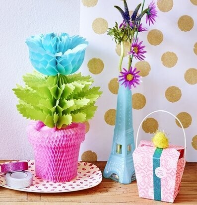 Honeycomb Flowerpot från Rice med färgglad och unik design