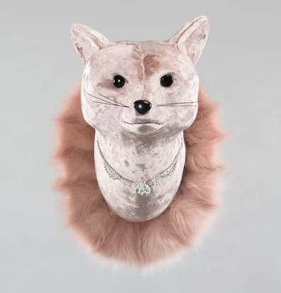 Räv Rosa Plysch från A Lot Decoration som väggdekoration