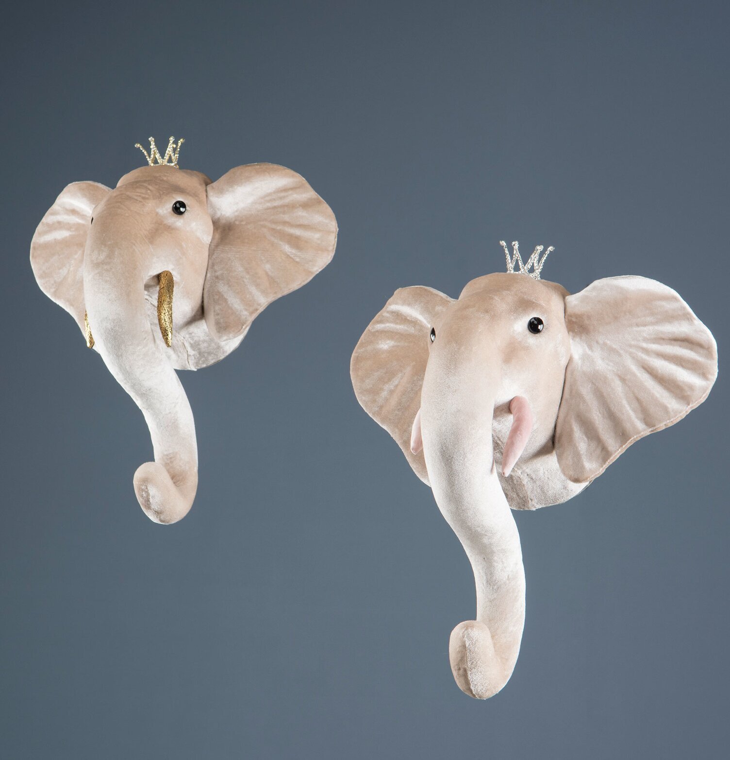 Elefant Plysch Guld från A Lot Decoration med gyllene betar