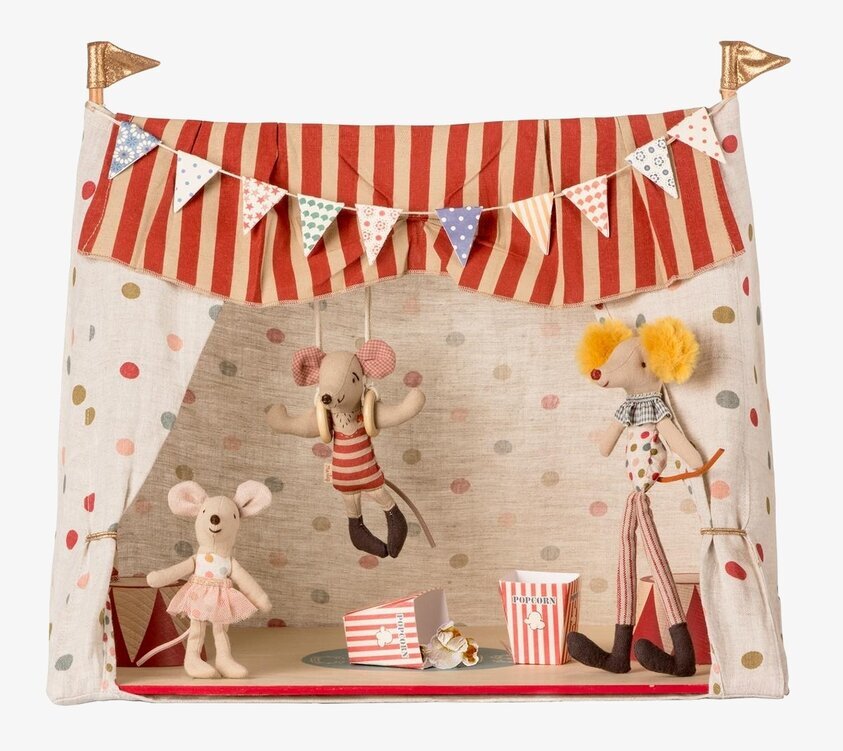 Circus Maileg från Maileg med färgglada muskaraktärer