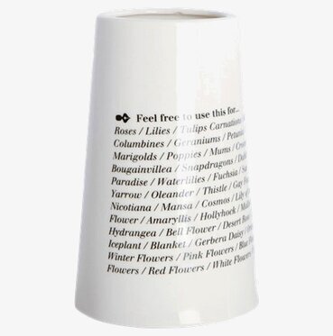 Vas Feel Free från House Doctor med vit glansig yta