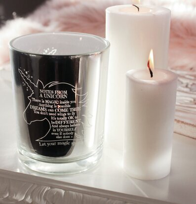 Ljuslykta Unicorn från Majas Cottage med inspirerande text