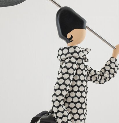 Bordslampa Ermioni från Skitso med figur och paraply