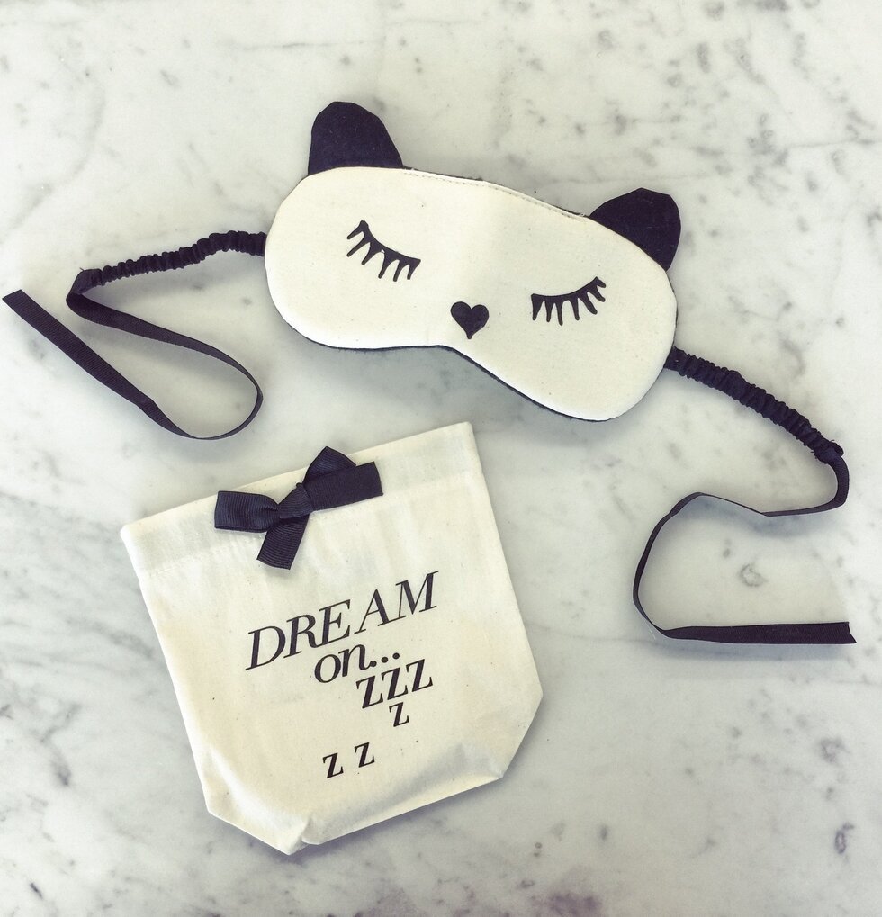 Sovmask Dream On Zzz från Bag All på marmorerad yta