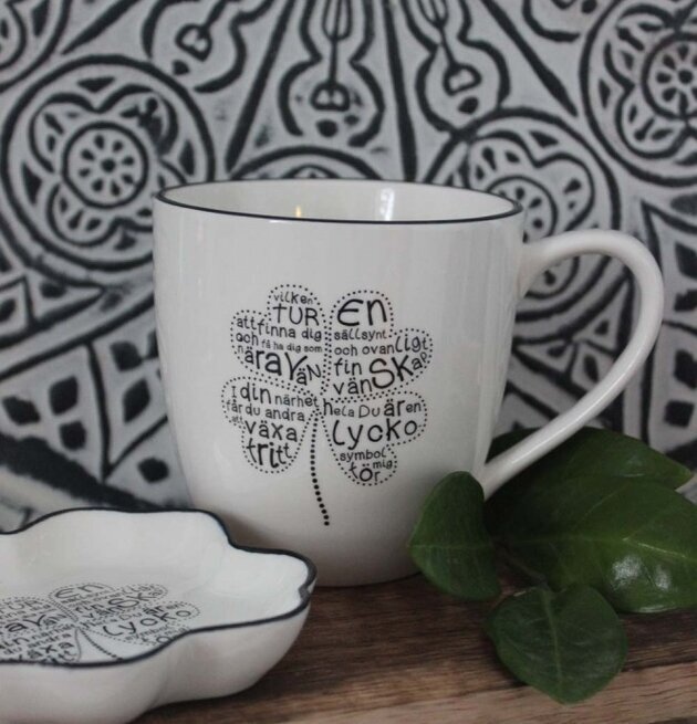 Minifat Vänskap Svart från Majas Cottage, vit mugg med tryck