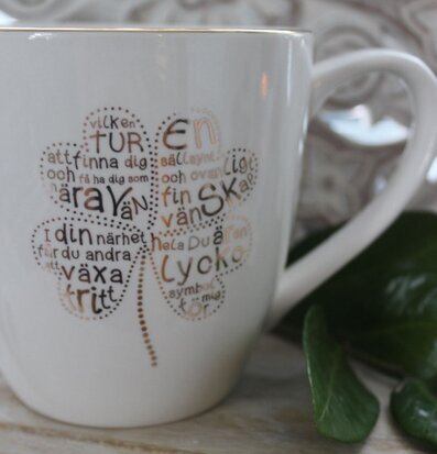 Mugg Vänskap - Majas Cottage med fyrklövermotiv och text