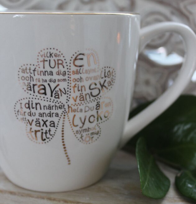 Mugg Vänskap - Majas Cottage med fyrklövermotiv och text