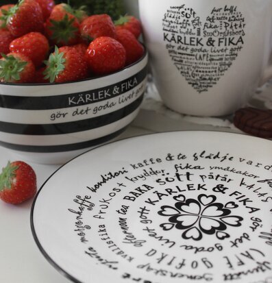Assiett Kärlek & Fika från Majas Cottage med jordgubbar