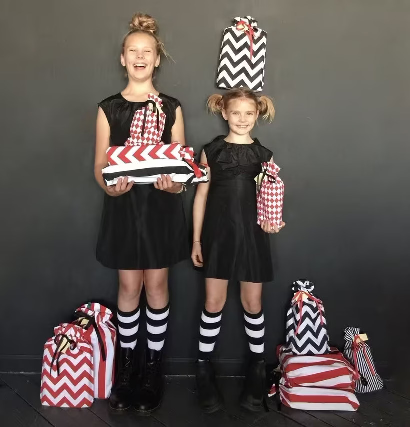 Presentpåsar 3-Pack Röd/Svart från Bag All i användning