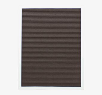 Bokstavstavla Vit/Svart Stor från Strömshaga med vit ram