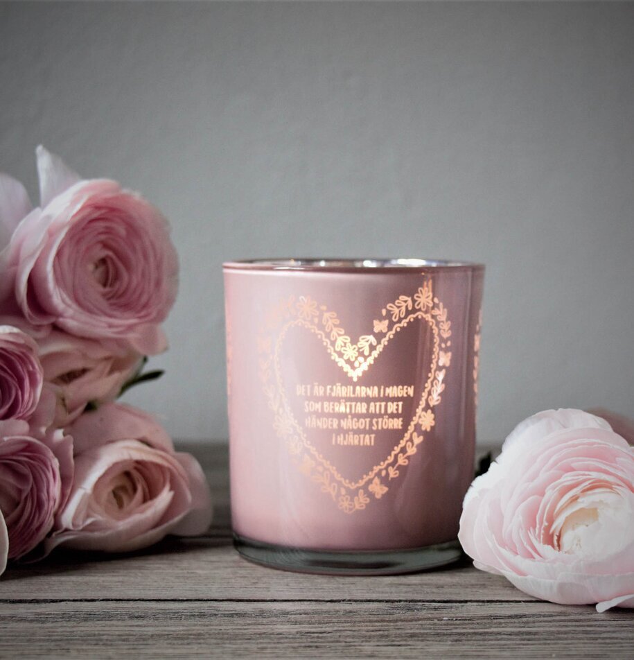 Ljuslykta - Fjärilarna Rosa från Majas Cottage på träyta