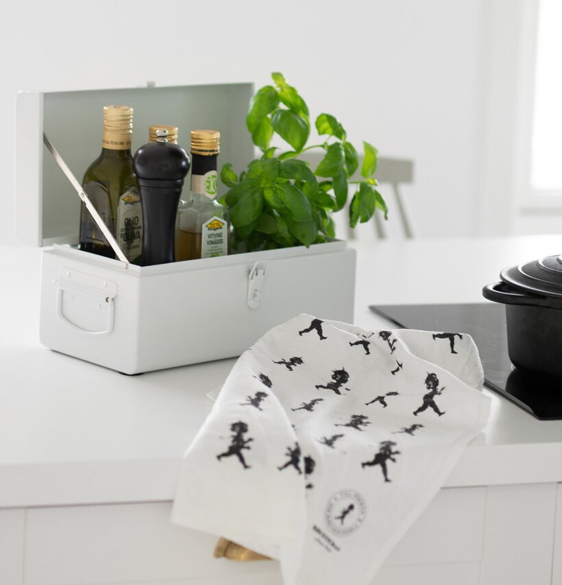 Foto av stilrent och harmoniskt kök med detaljer