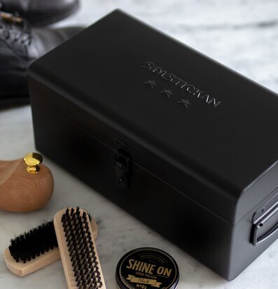 Bild av stilren och robust svart förvaringslåda