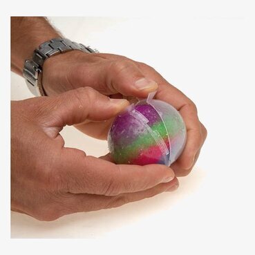 Gör en egen studsboll från Worldwide co i färgglada segment