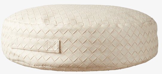 Sittpuff Holly Cream från Affari i vävt krämfärgat material