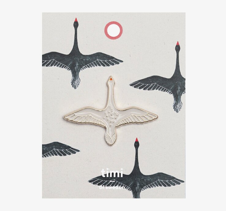 Pin - Swan från Timi of Sweden med detaljerad svandesign