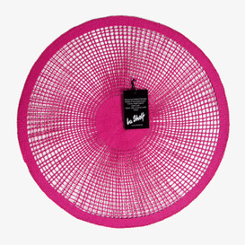 Bordstablett Daisy Cerise från La Shelf med ceriserosa färg