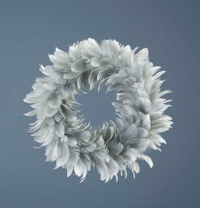 Krans Fjäder Grå från A Lot Decoration med gråa fjädrar